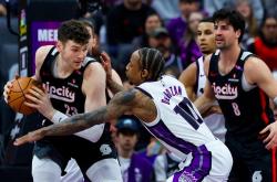 开云体育平台APP-包含NBA球队实力均衡，强队在比赛中展现各自拼搏态度的词条