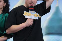 开云体育在线-球场上的对决，捧腹大笑也深感感动