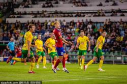 开云体育-包含足球巅峰对决引爆场外激情，球员舞动风云的词条