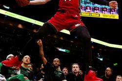 开云体育中国-热火队连胜开启，全明星球员表现抢眼