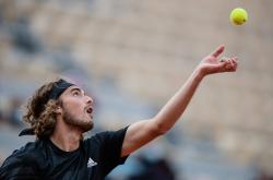 开云体育官网-英国网球队轻取日本网球队，西西帕斯绝境逆转的简单介绍