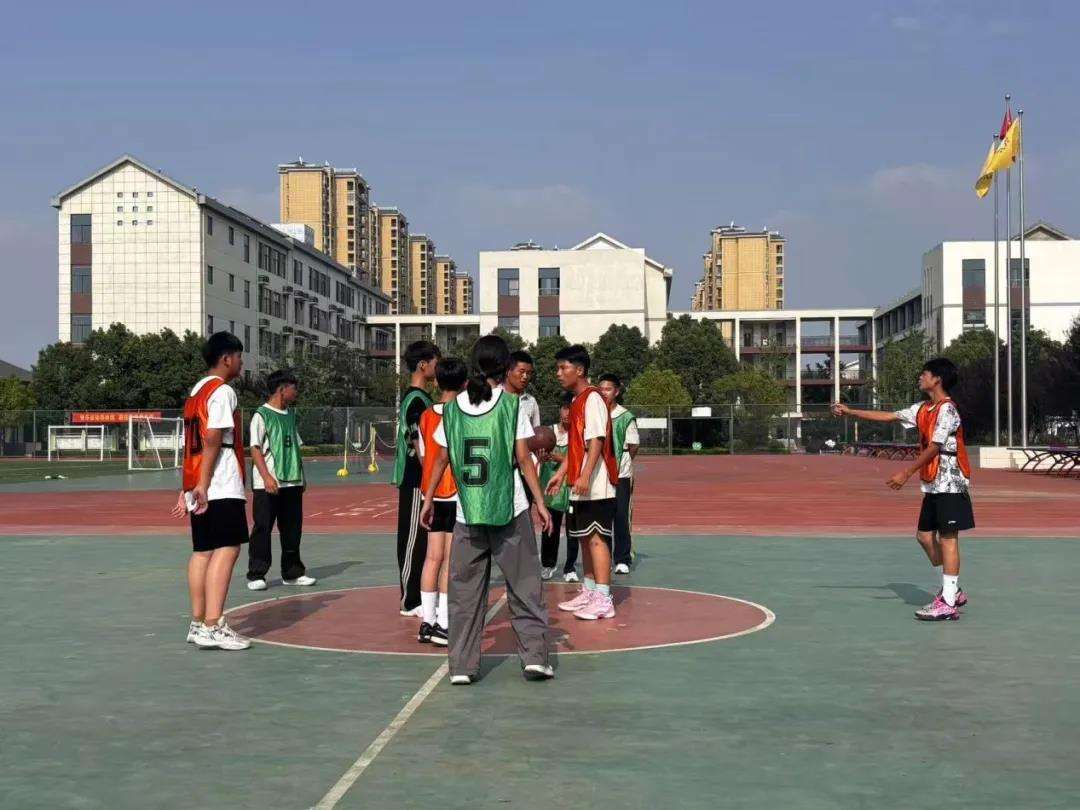 球场之上，篮球热潮不断升级