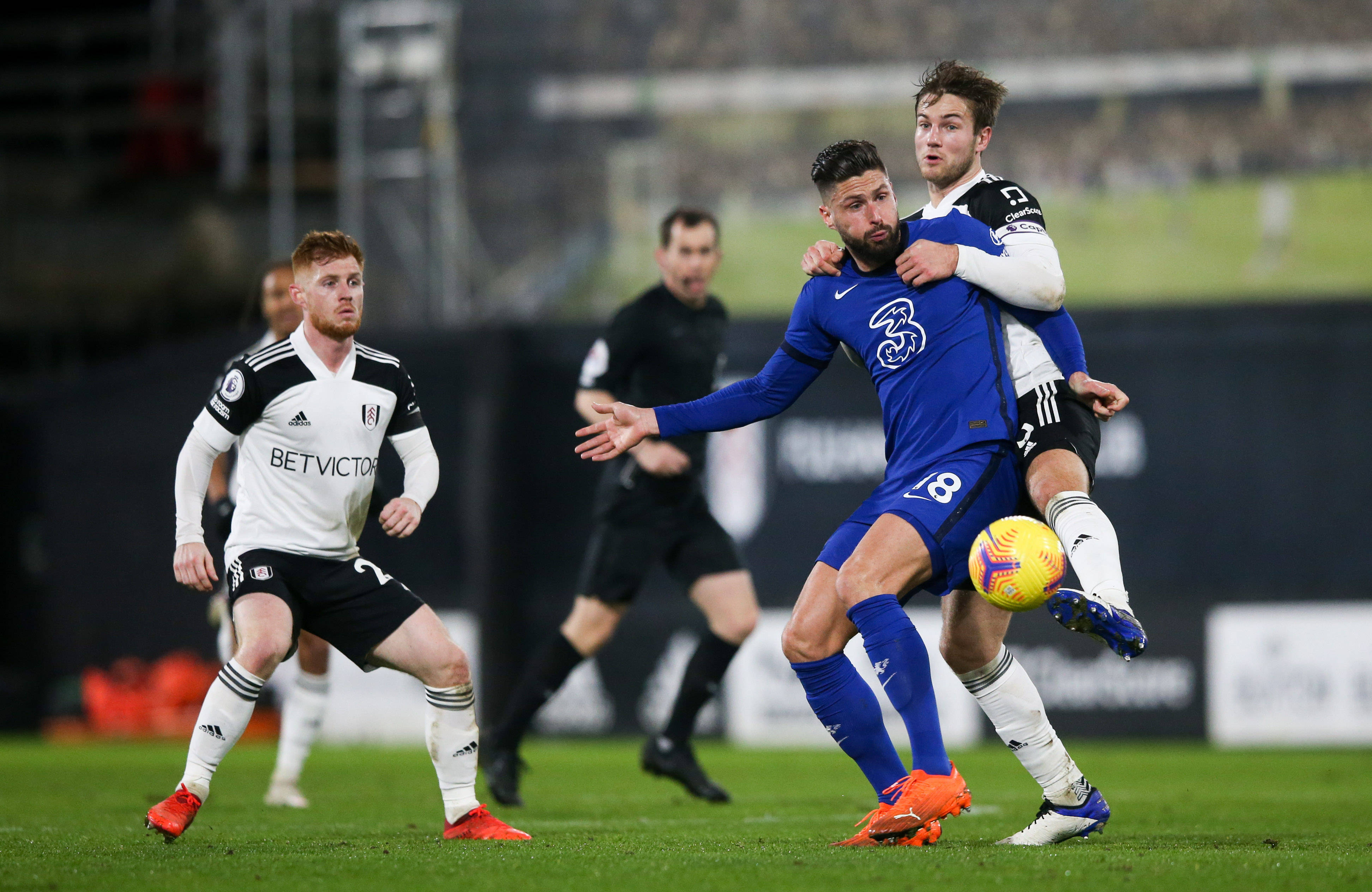 富勒姆主场失利，英超保级压力加大的简单介绍