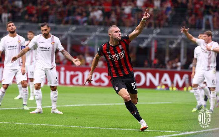 AC米兰主场告负，连败之痛加重