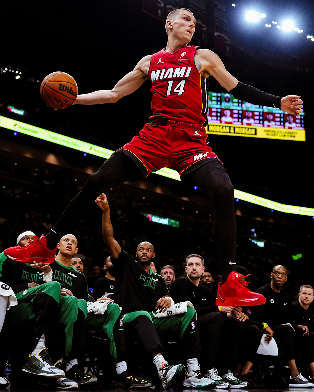 热火队连胜开启，全明星球员表现抢眼