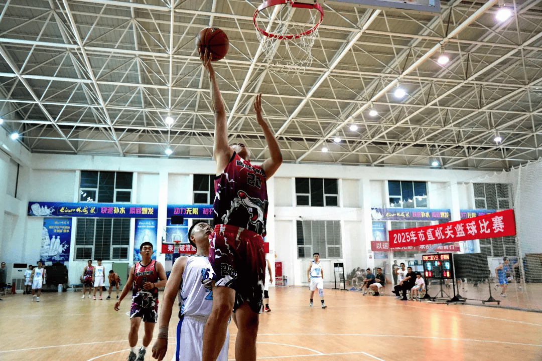 篮球赛场上球队精神引领力十足的简单介绍