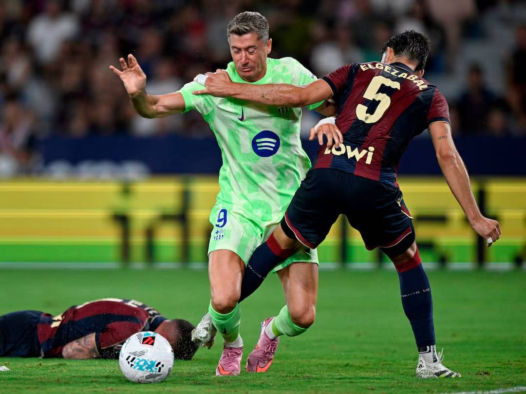 包含巴西绝地反击土耳其，费兰·托雷斯完成帽子戏法的词条