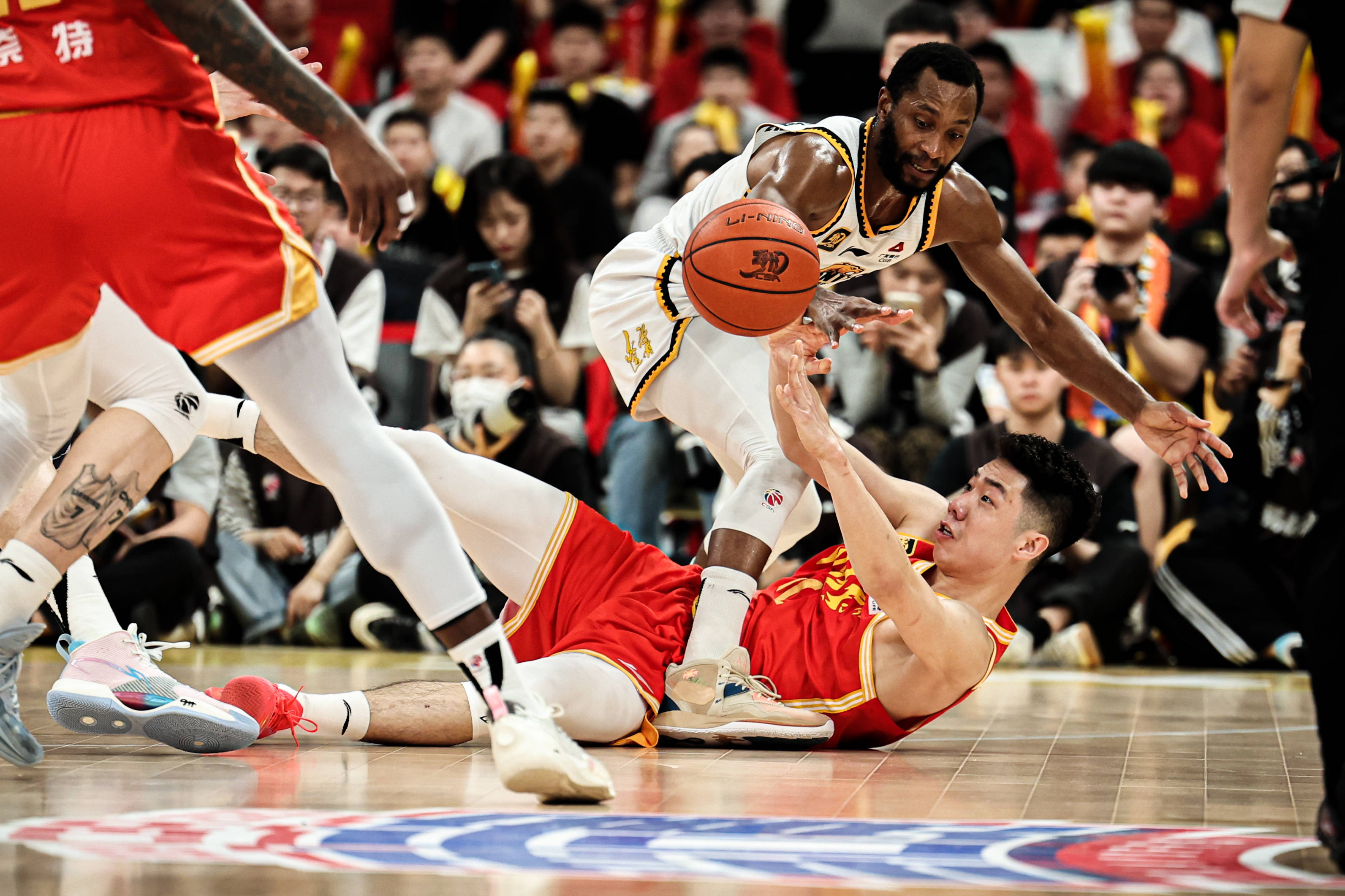 山东队客场不敌辽宁男篮，吞下败绩的简单介绍