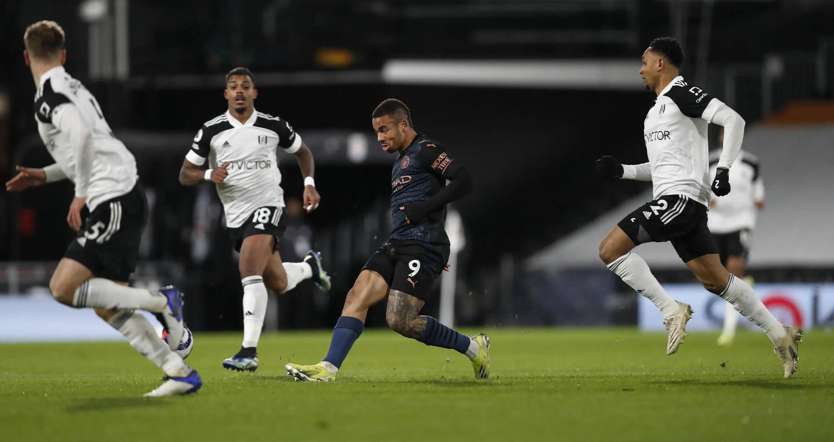 狼队客场挫败富勒姆,追赶积分领先 狼队客场挫败富勒姆,追赶积分领先