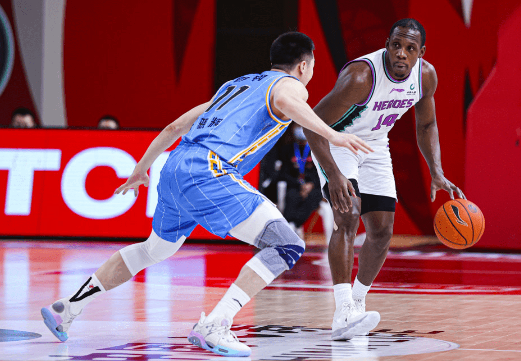 包含日本男篮逆转法国男篮，哈里斯高光表现的词条