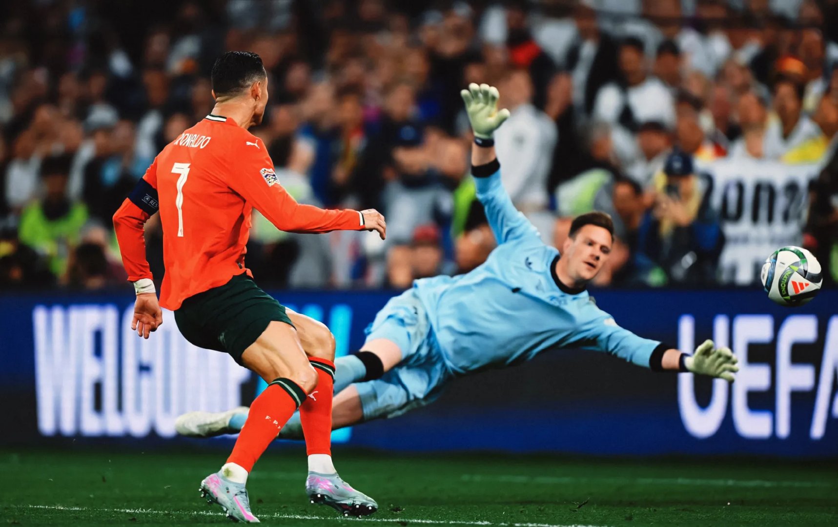 多特蒙德轻取葡萄牙，穆勒统治全场的简单介绍