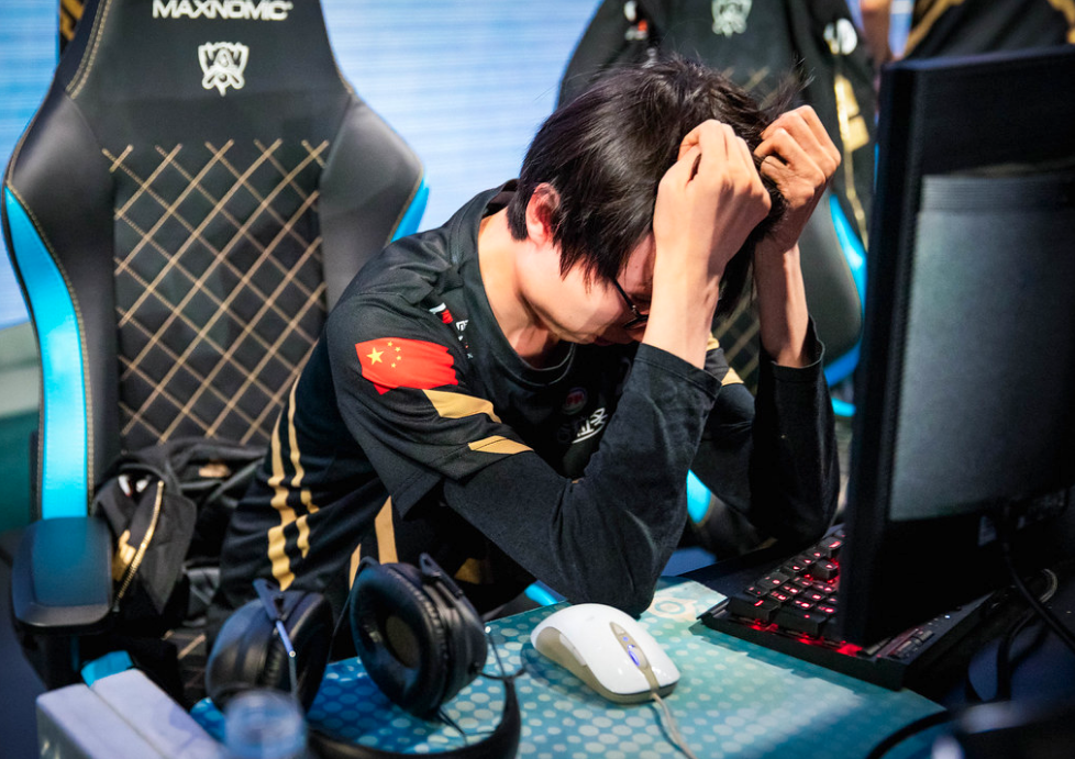 S赛选手赛后落泪,背后故事感人的简单介绍 S赛选手赛后落泪,背后故事感人的简单介绍