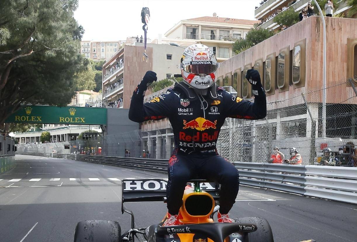 包含迈凯伦险胜红牛二队，维斯塔潘惊艳四座的词条