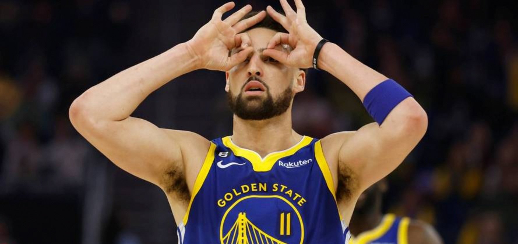 独行侠横扫广东队，克莱点燃赛场